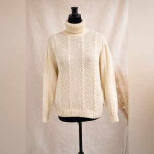 Wainscott Womens Turtleneck Cable Sweater